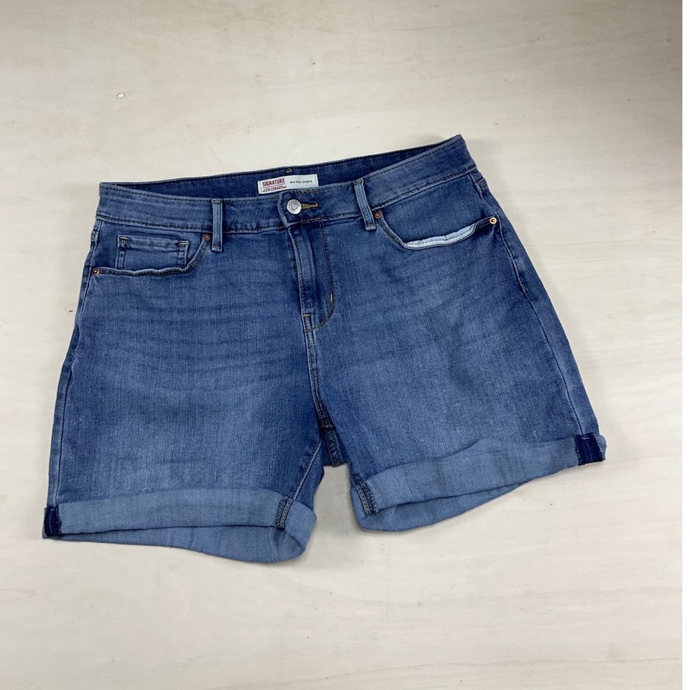 Signature by Levi Strauss Womens Mid-Rise Cuffed Denim Shorts Blue Medium Wash